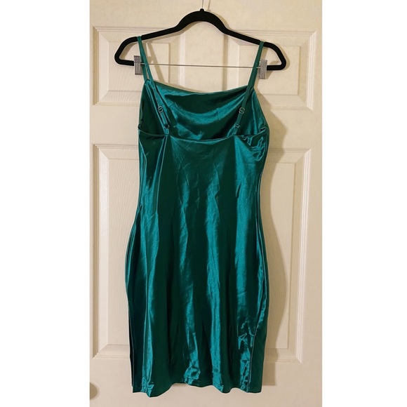 Emerald Green Dress - Picture 3 of 4